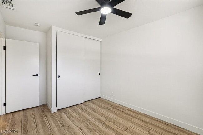 Building Photo - 2414 Paradise Village Way