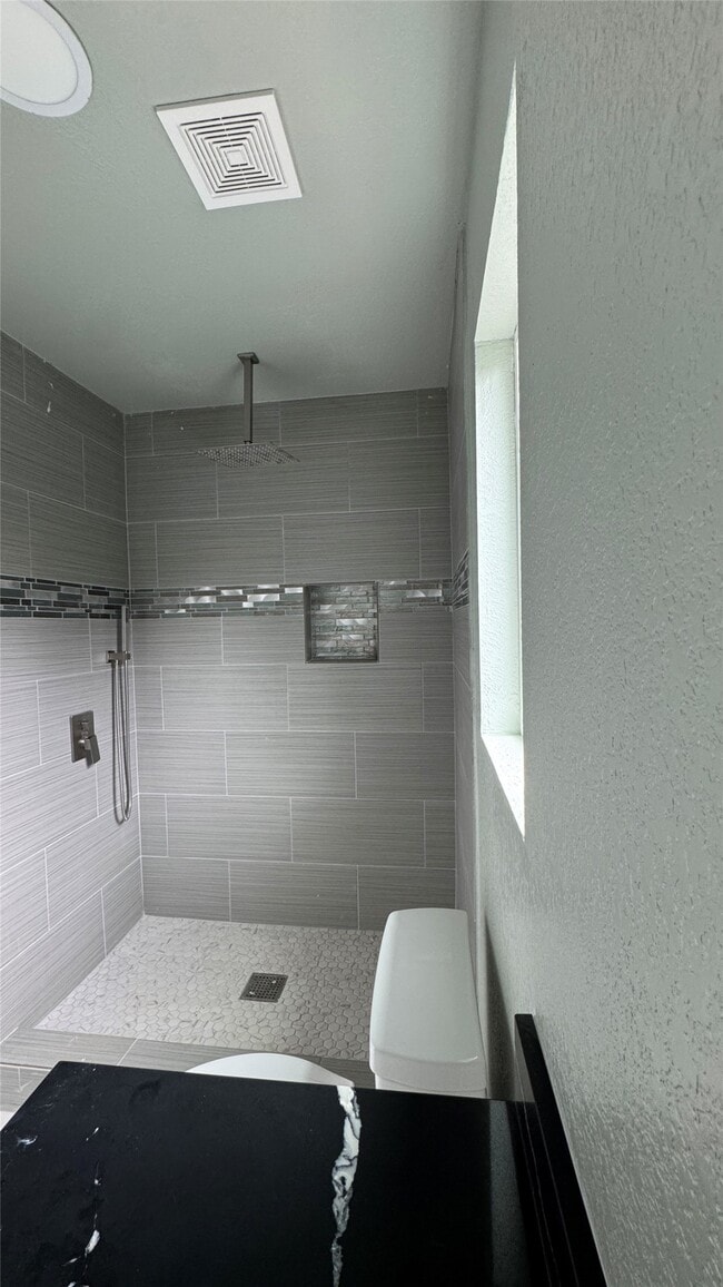 Building Photo - 121 S 10th St