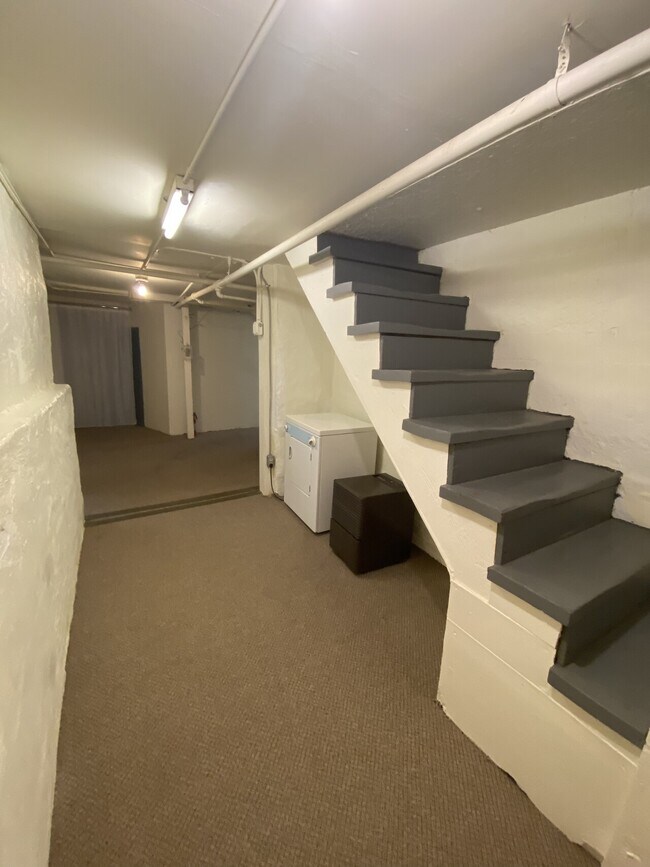 Building Photo - 525 S Lafayette