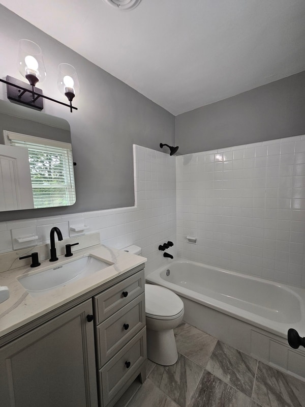 Building Photo - 3907 E Chatham Dr