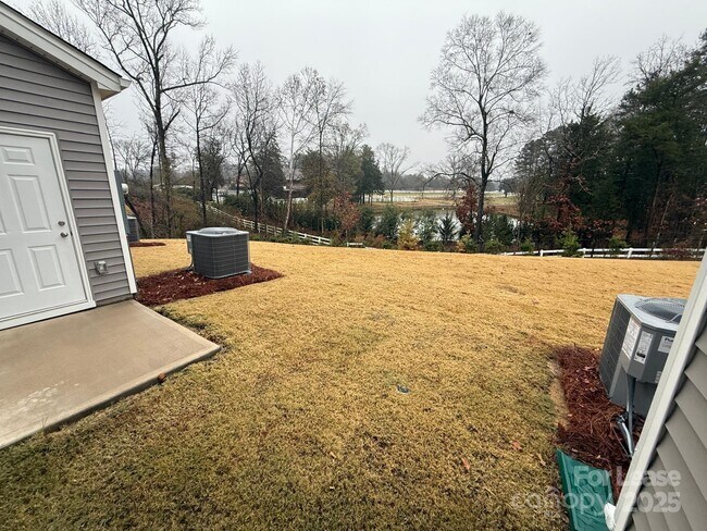 Building Photo - 4113 Smt Wds Dr