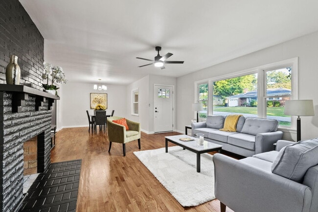 Building Photo - 1032 Algonquin Trail