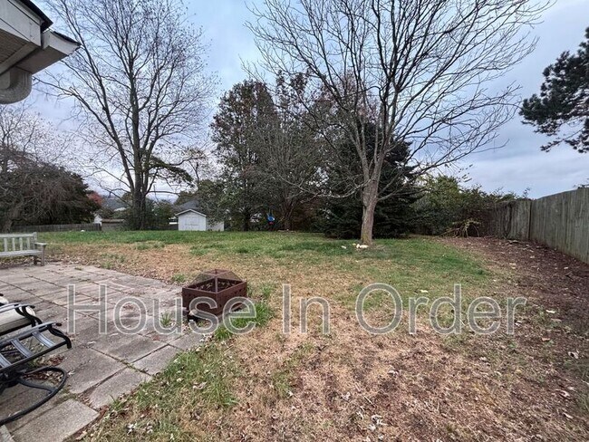 Building Photo - 217 Scottlyn Drive