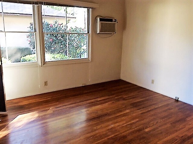 Living room - 160 N Sierra Bonita Ave