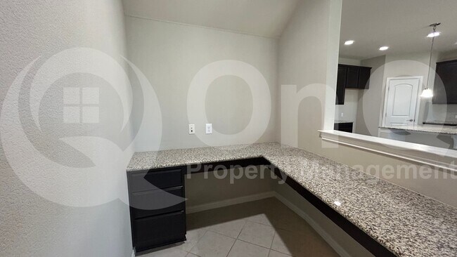 Building Photo - 2221 Candler Club Way