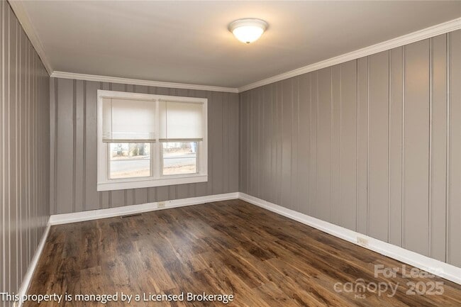 Building Photo - 757 S 5th St