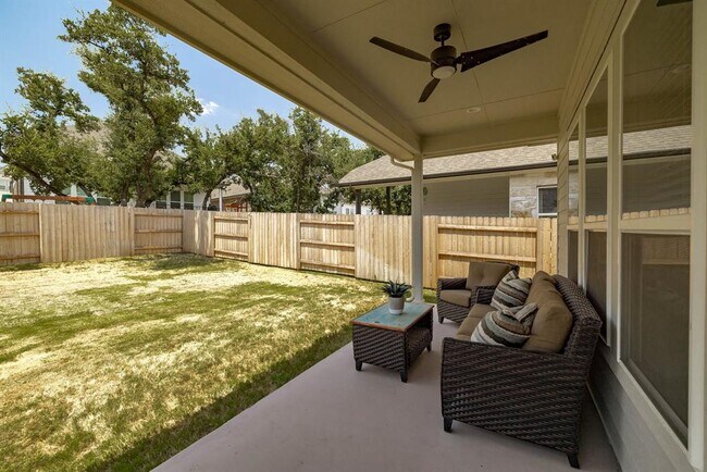 Building Photo - 708 Pinnacle Dr