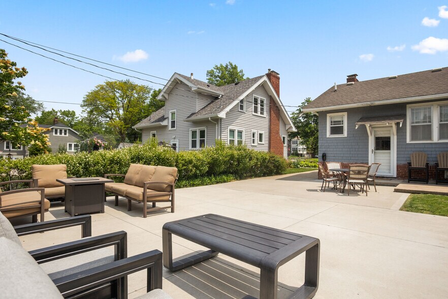 Building Photo - 640 48th St