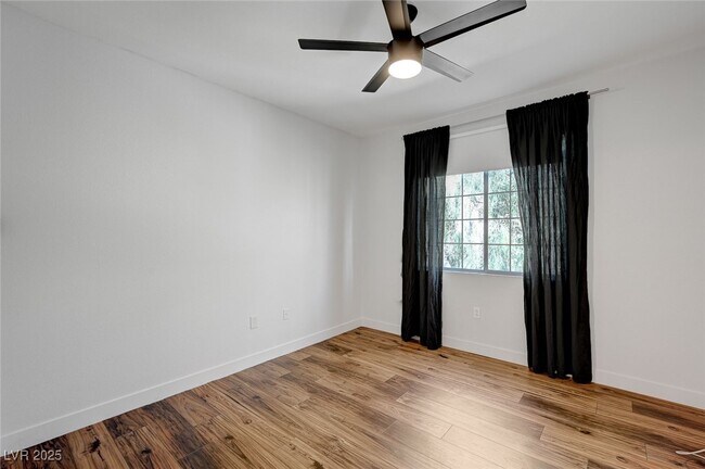 Building Photo - 75 N Valle Verde Dr