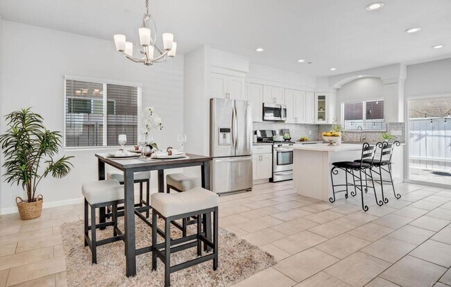 Building Photo - ***Gorgeous 5 bedroom, 3 bath Home in Imperial Beach