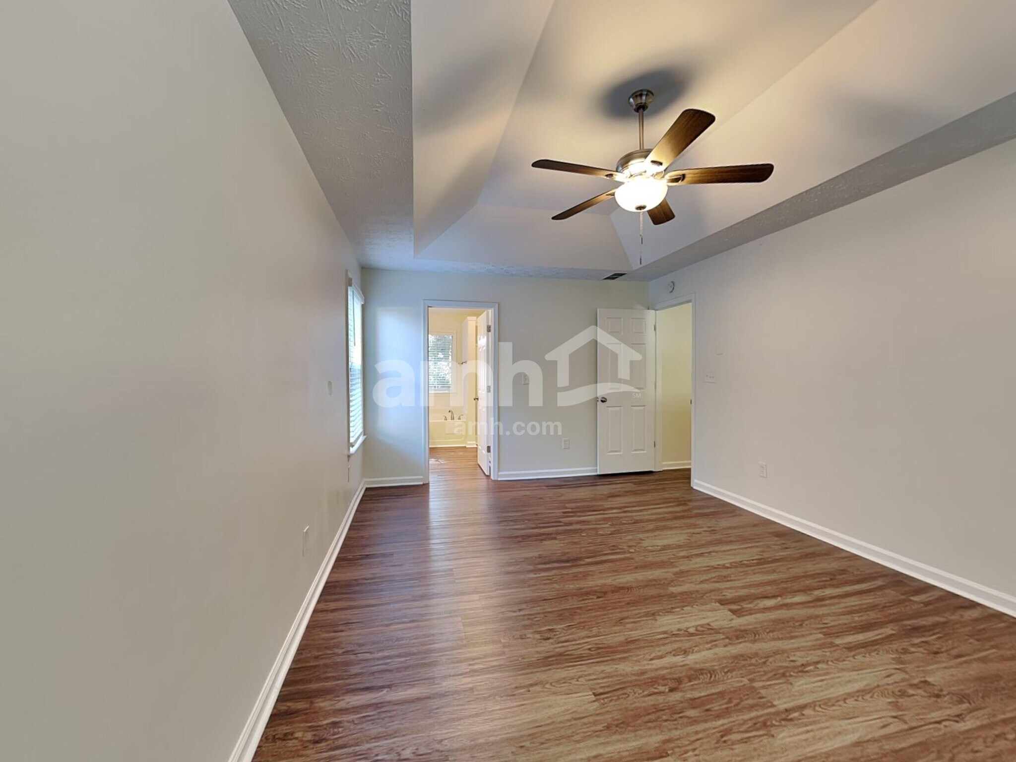 Building Photo - 920 Underhill Ct