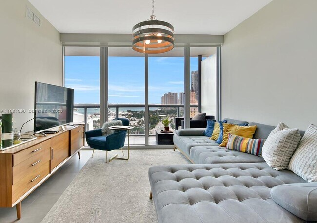 Building Photo - 888 Biscayne Blvd