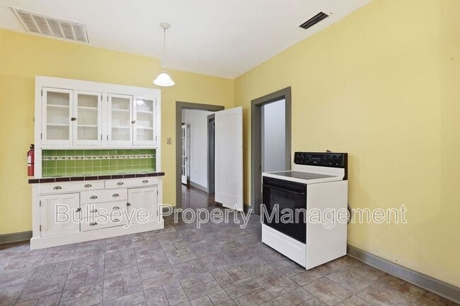 Building Photo - 718 W Roosevelt St