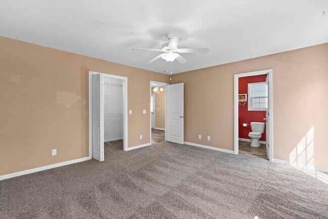 Building Photo - Beautiful Townhome with BEACH Convenience!