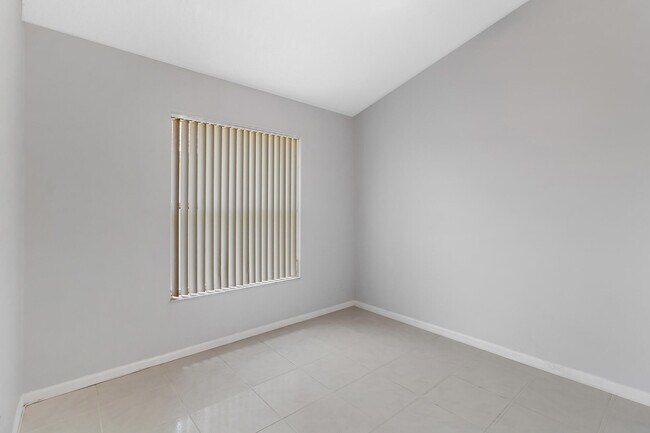 Building Photo - 7703 Stirling Bridge Blvd N
