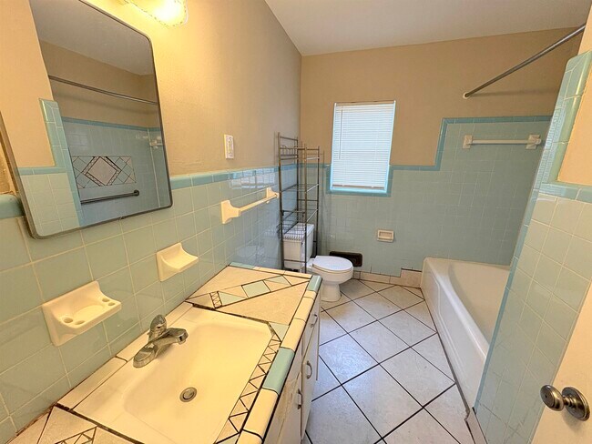 Building Photo - 304 Barbourville Dr