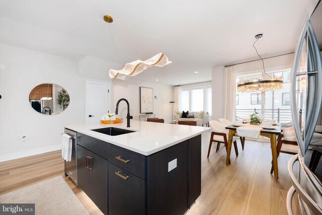 Building Photo - 305 Manion Aly