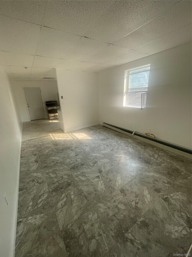 Building Photo - 50 Smith Clove Rd