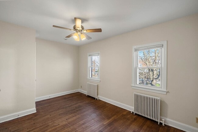 Building Photo - Capitol Hill Townhome | 3 Bed | 2 Bath | 1,350 Sf | Fenced-In Backyard