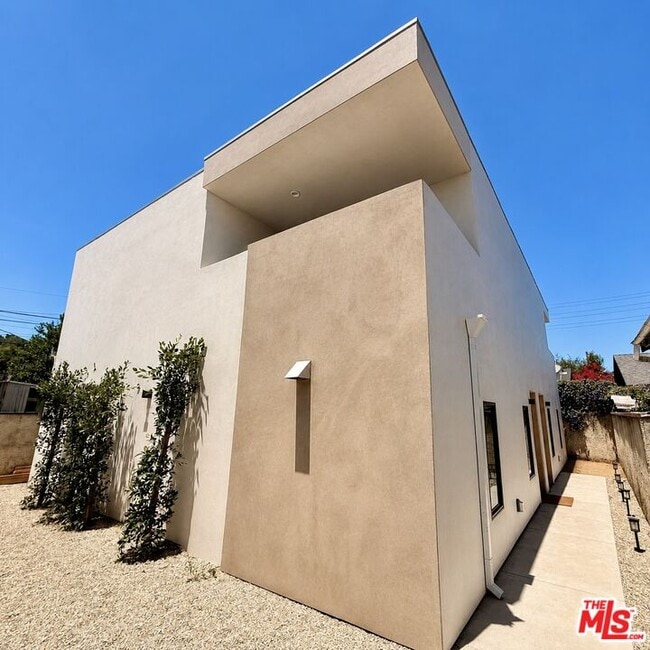 Building Photo - 2707 Benedict St