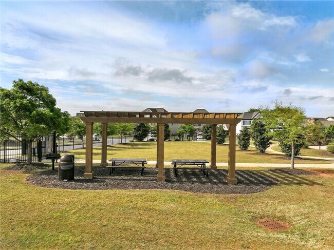 Building Photo - 4780 Lost Creek Dr
