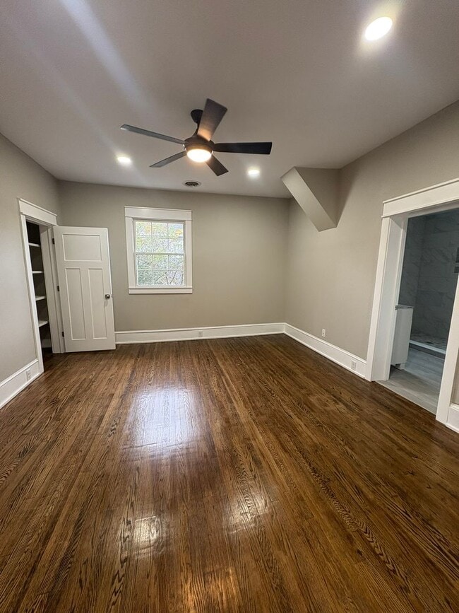 Building Photo - Historic Charm Meets Modern Living – Steps from Downtown Bristol!