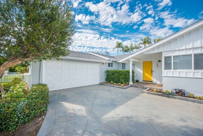 Building Photo - Dover Shores