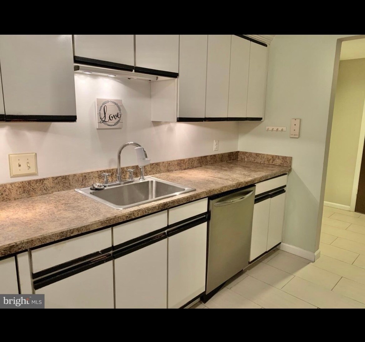 Building Photo - 1040 Deer Ridge Dr