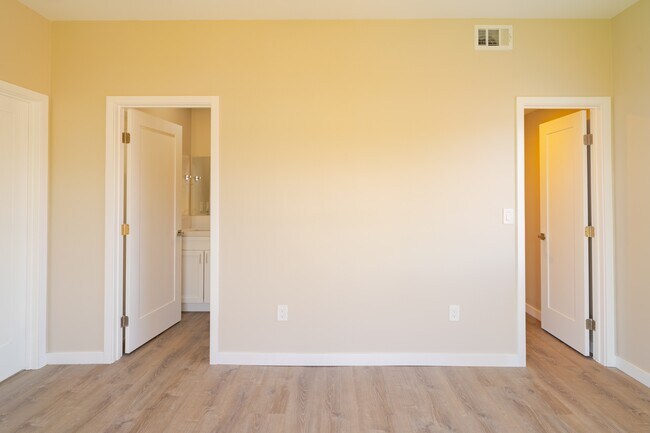 Building Photo - 5041 Art St