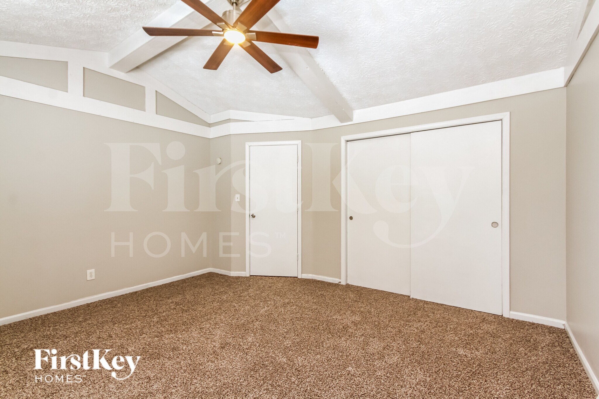 Building Photo - 241 Summit Ridge Dr