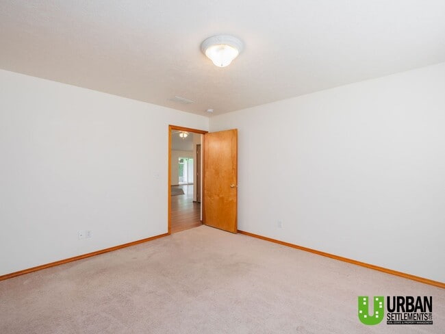Building Photo - Spacious 2 Bed, 2 Bath Duplex with Large Fenced Yard in Spokane Valley