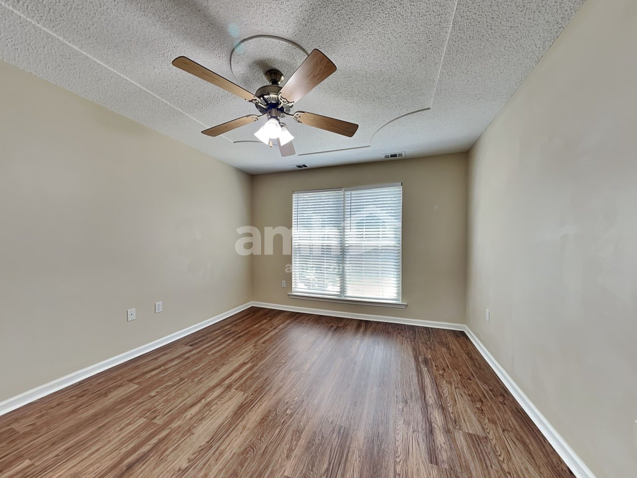 Building Photo - 130 Parkview Rd