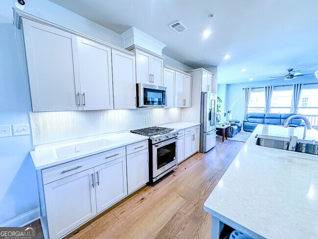 Building Photo - 361 Watson Ave