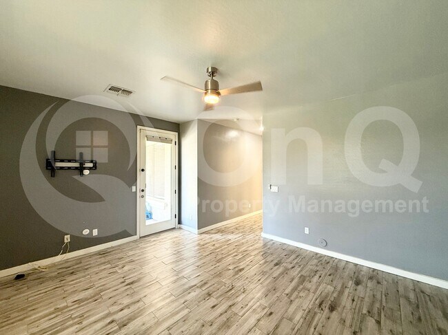 Building Photo - 4927 W Magdalena Ln