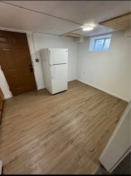 Building Photo - 705 Taylor Ave