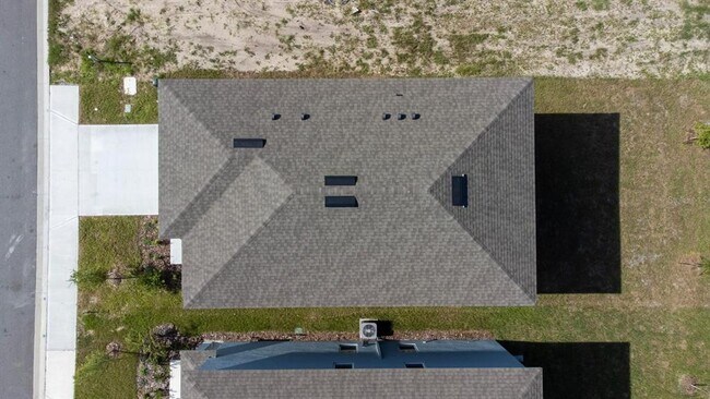 Building Photo - 1296 Cascades Ave