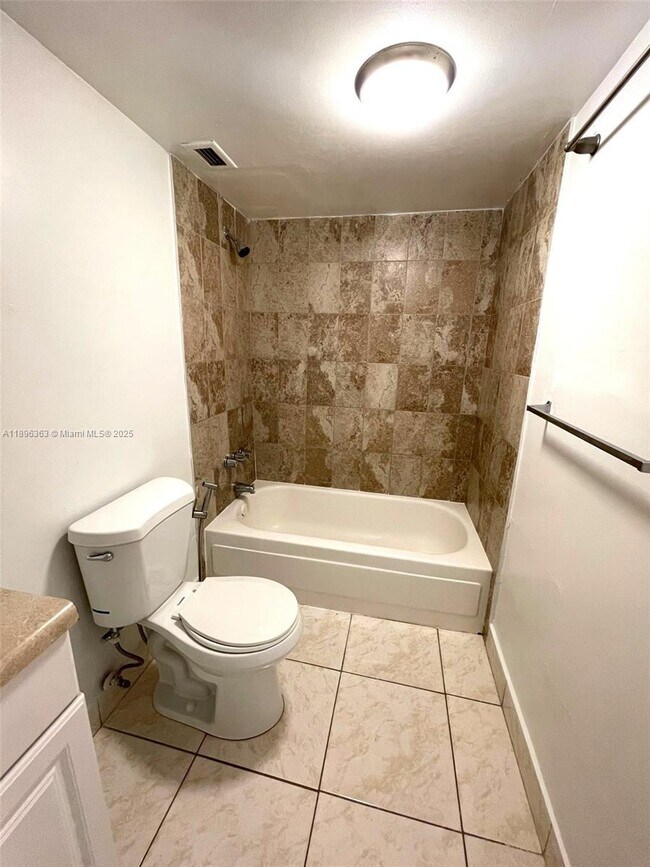 Building Photo - 9143 SW 77th Ave