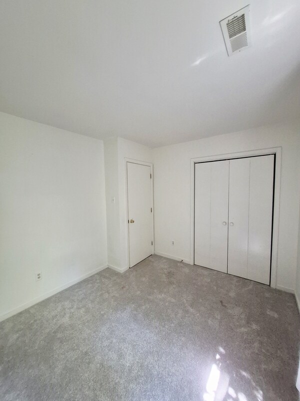 Building Photo - 9019 Double Tree Ln