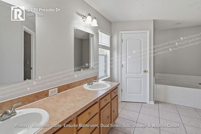 Building Photo - 1739 Presidio Dr