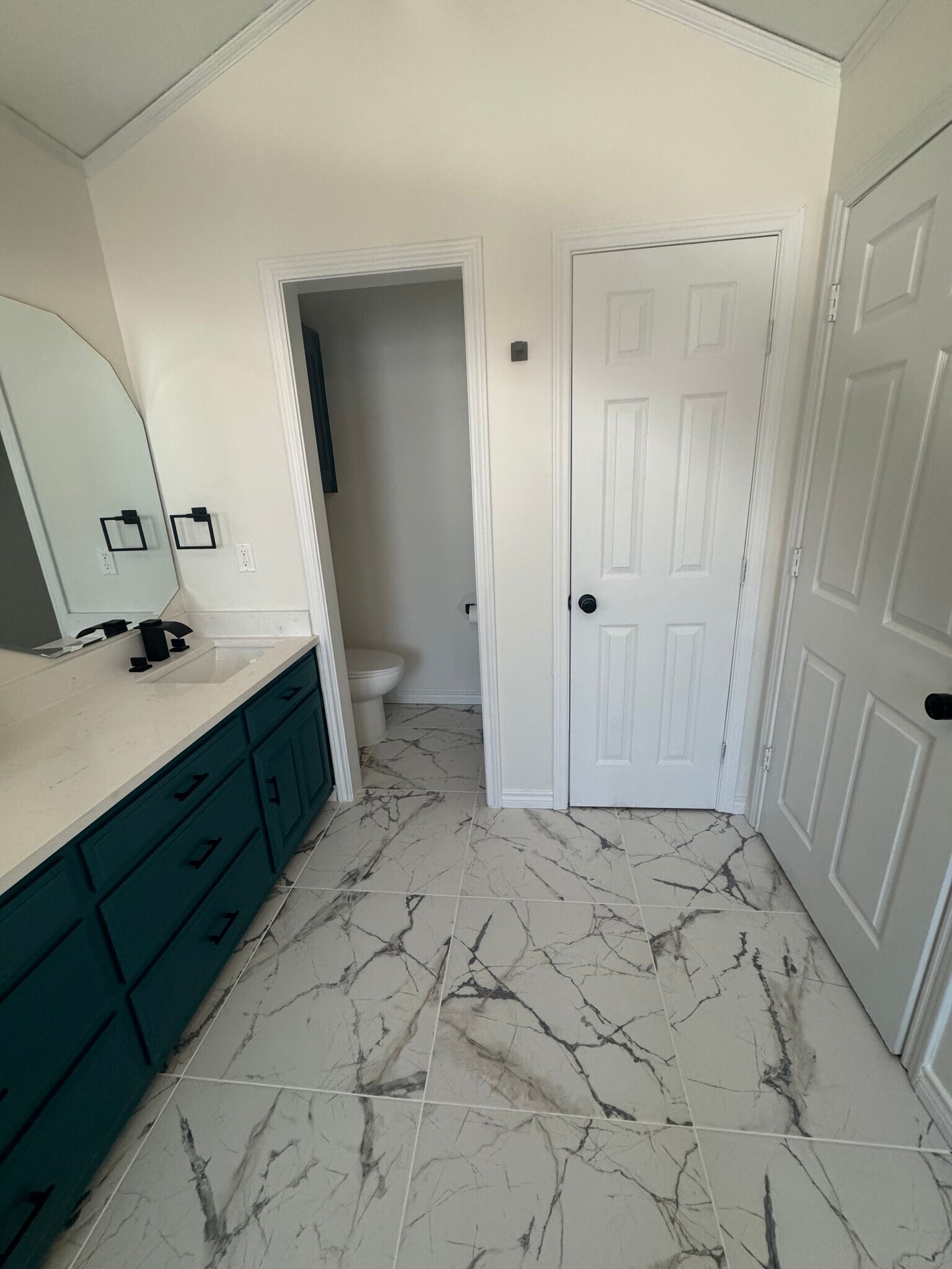 Building Photo - 3123 Bourbon Street Cir