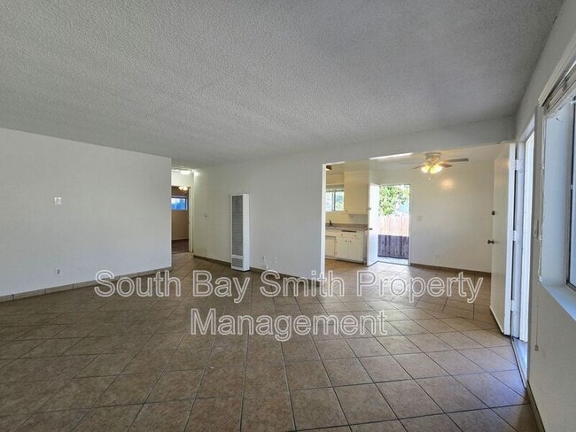 Building Photo - 2619 Mathews Ave