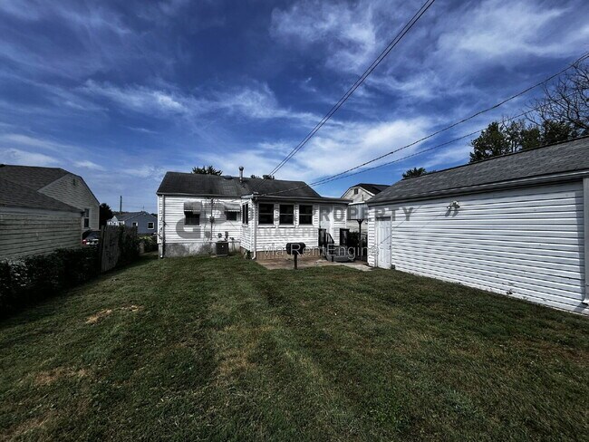 Building Photo - 6108 Eaton Dr