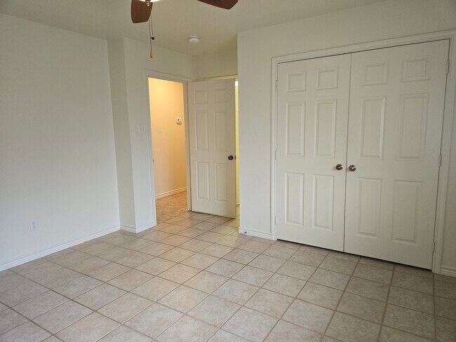 Building Photo - 3710 Oldenburg Ln