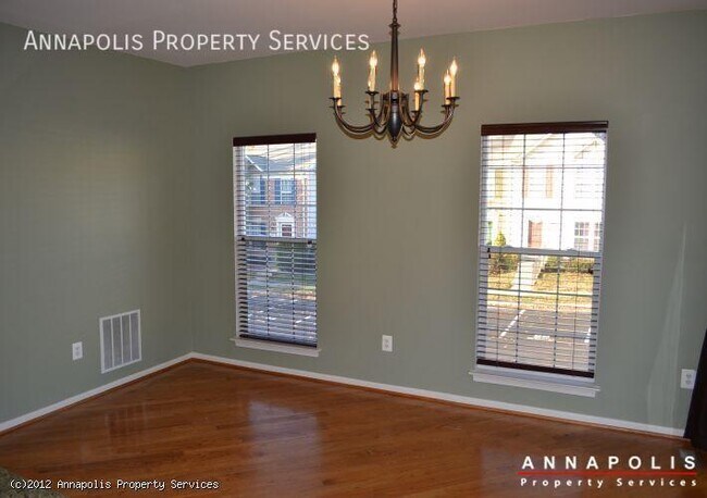 Building Photo - 2701 Thornbrook Ct