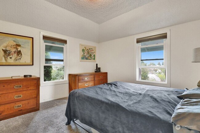 Building Photo - 2514 Dean Ave