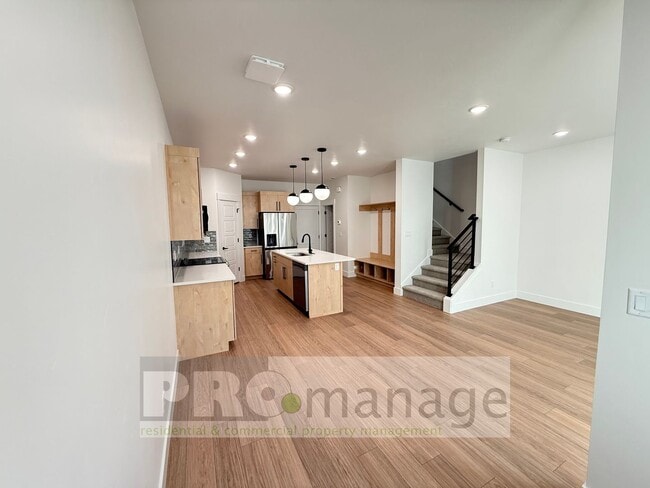 Building Photo - Gorgeous *NEW* Townhouse on the west side