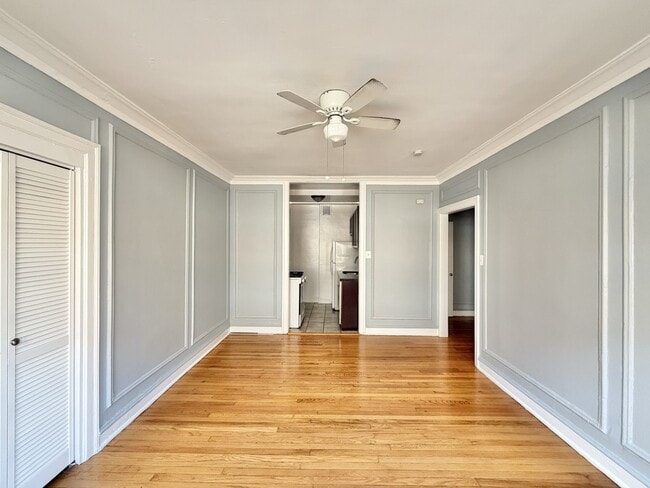 Building Photo - 1371 W Estes Ave