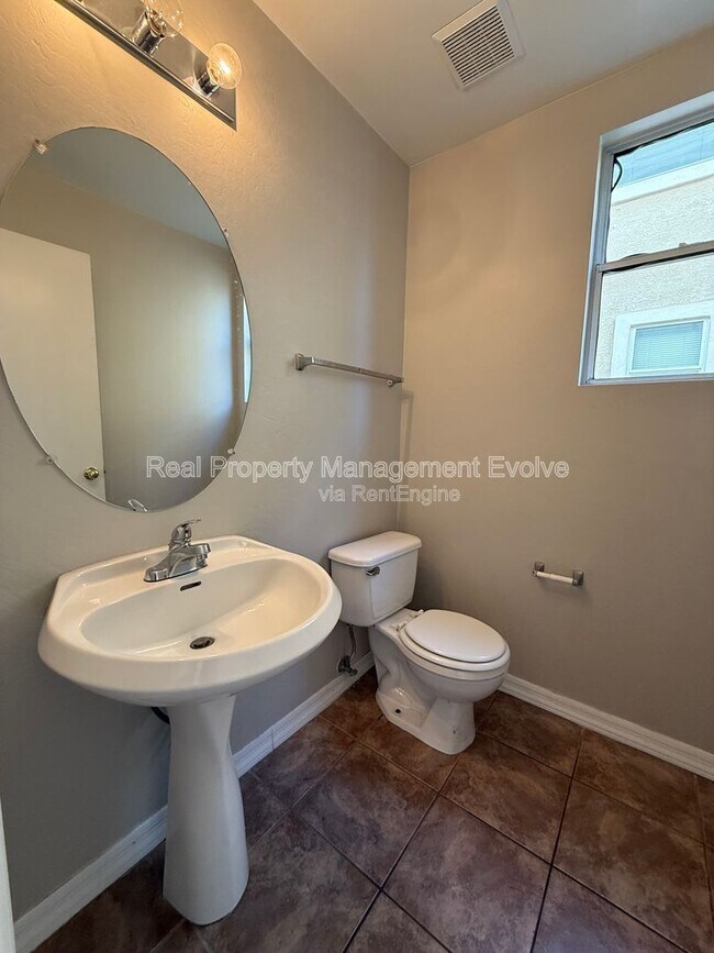 Building Photo - 3930 W Irwin Ave