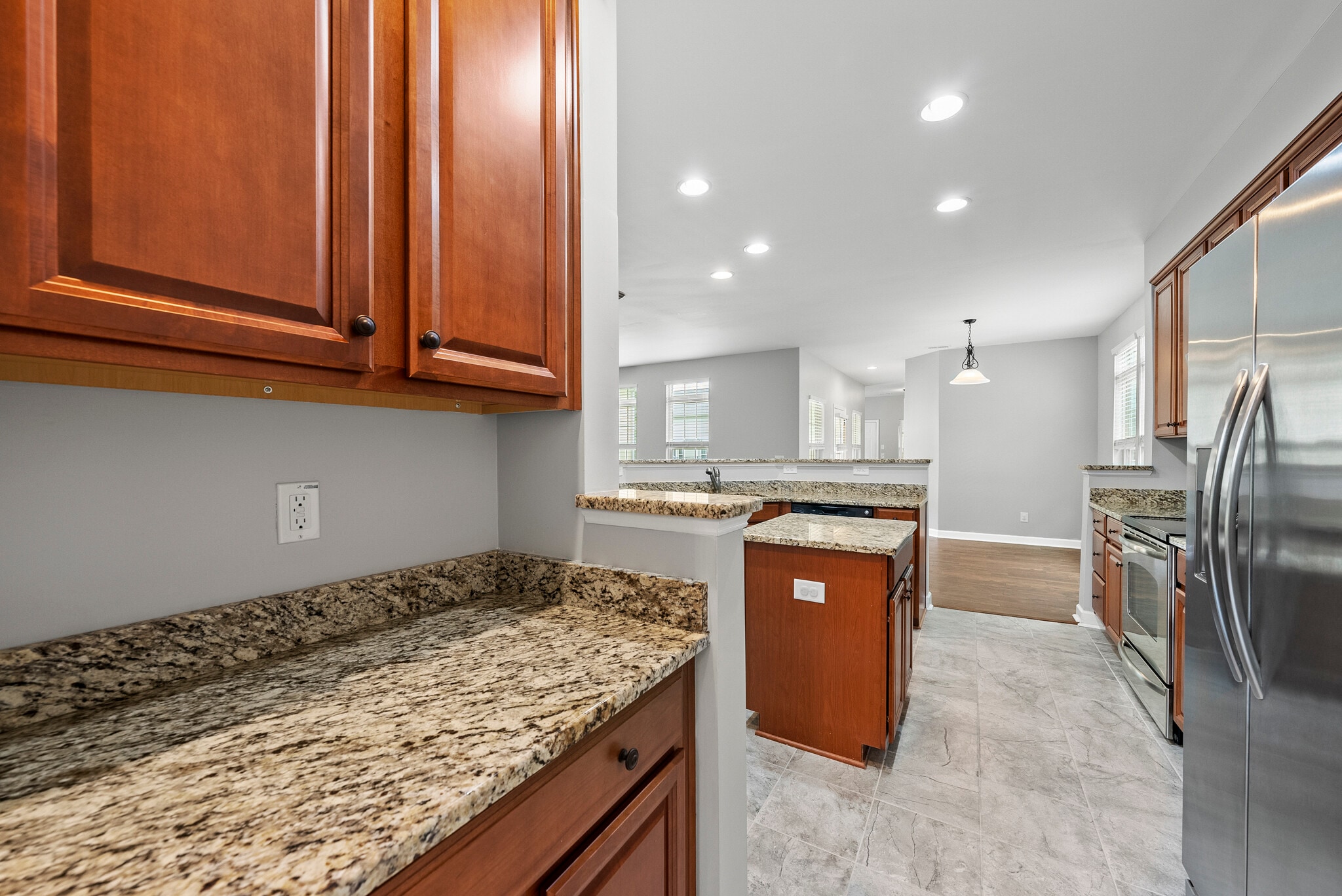 Building Photo - 1004 Crinoline Ln