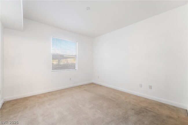 Building Photo - 8000 W Badura Ave